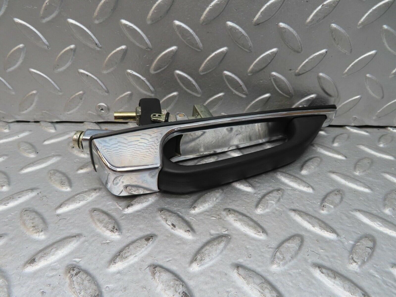 7024 Mercedes-Benz W123 230E Rear Exterior Door Handle 1237600359