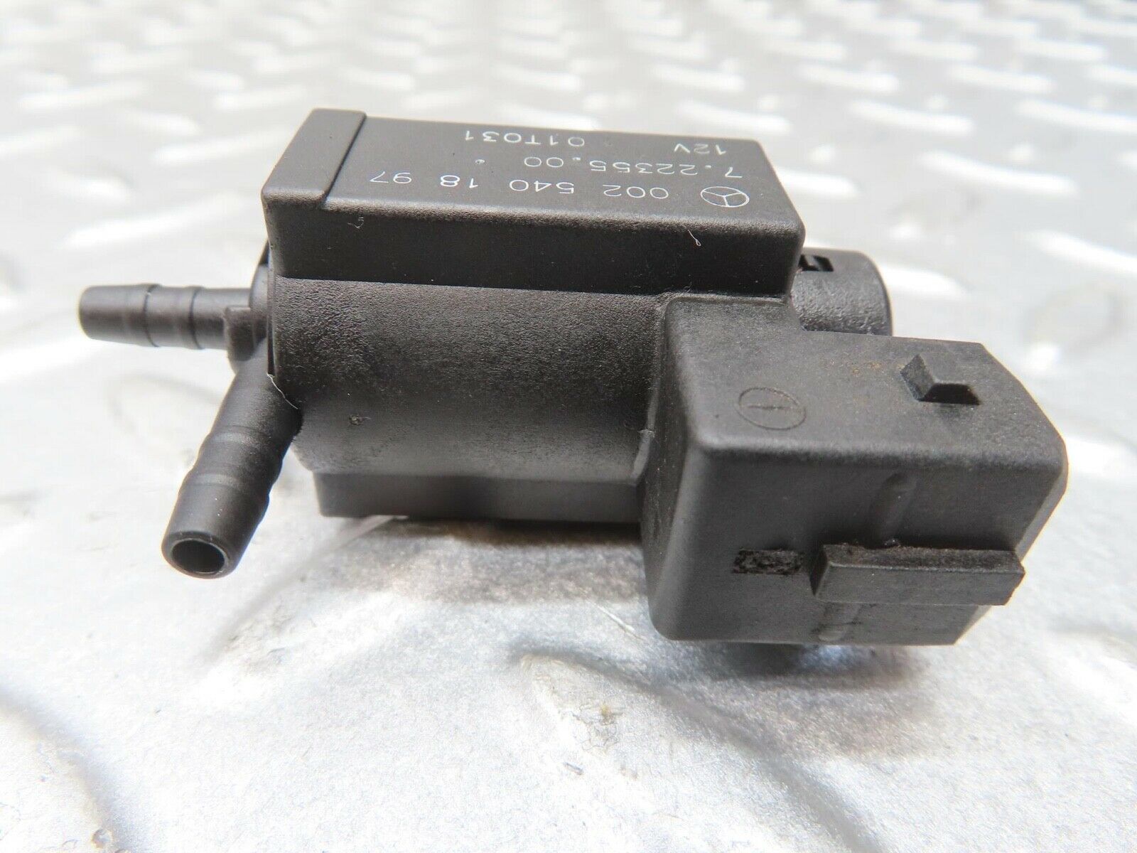 13407 Mercedes-Benz W220 S430 Vacuum Valve Pierburg 0025401897