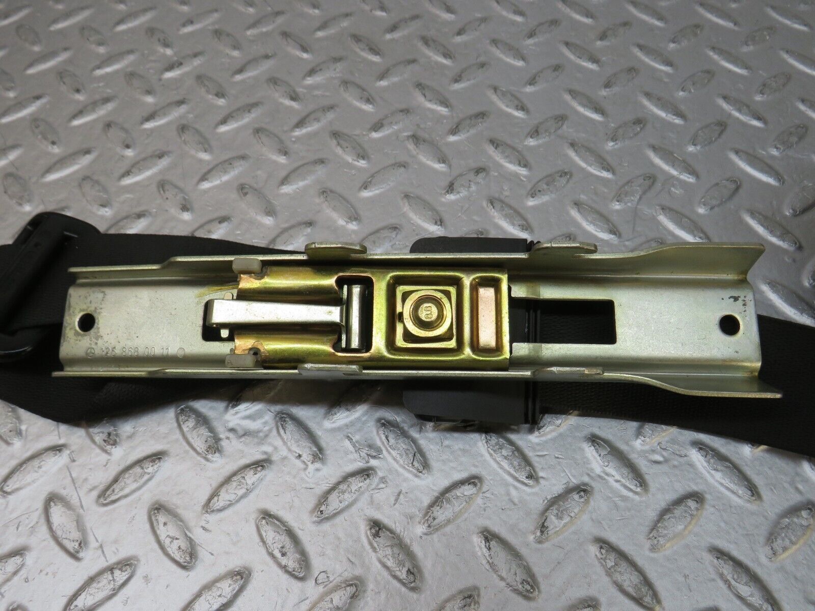 36318 Mercedes-Benz W126 420SE Front Left Seat Belt 1268604993 1268680011