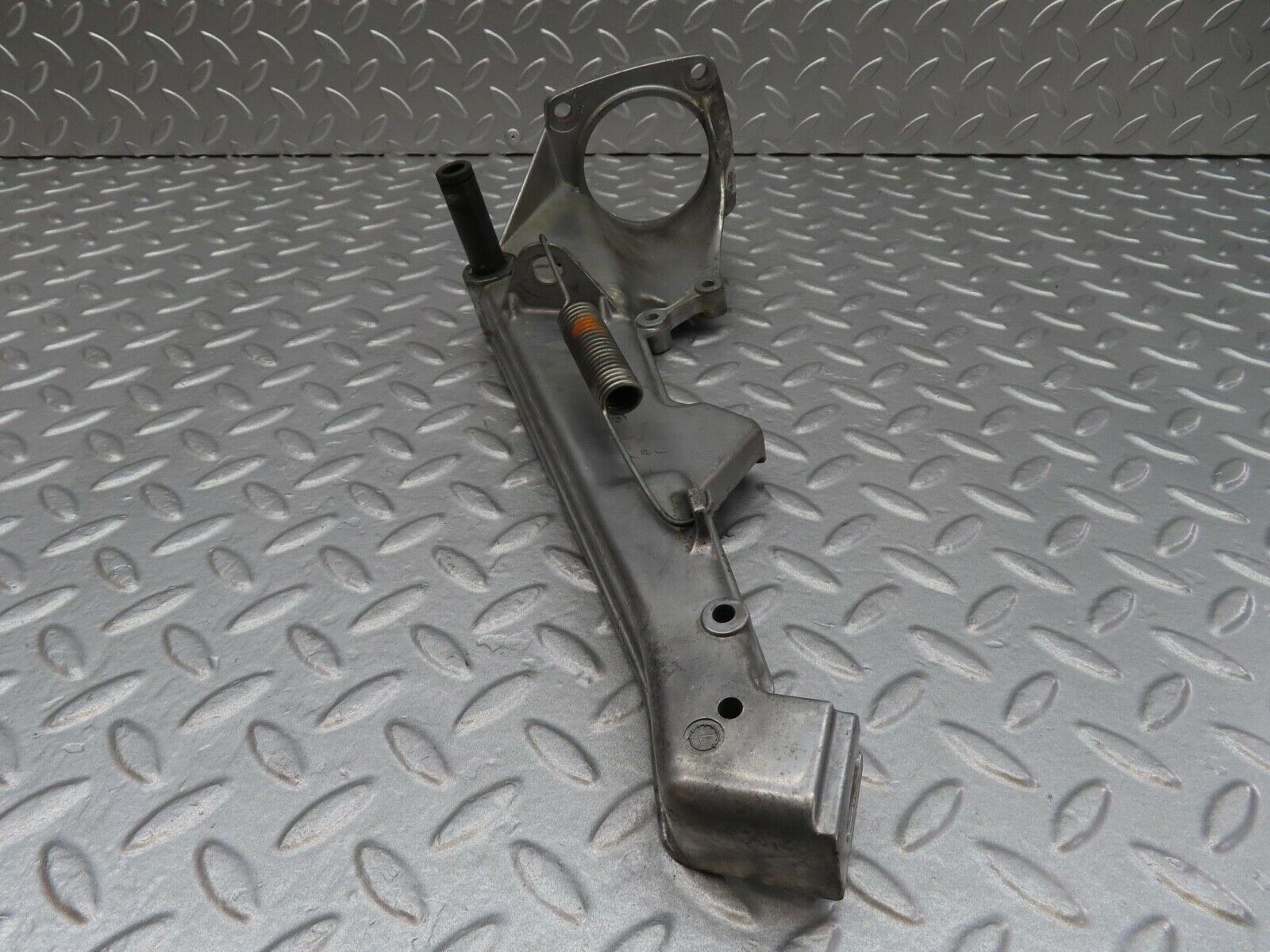 14004 Mercedes-Benz C107 280SLC Brake Pedal Bracket LHD 1072940801