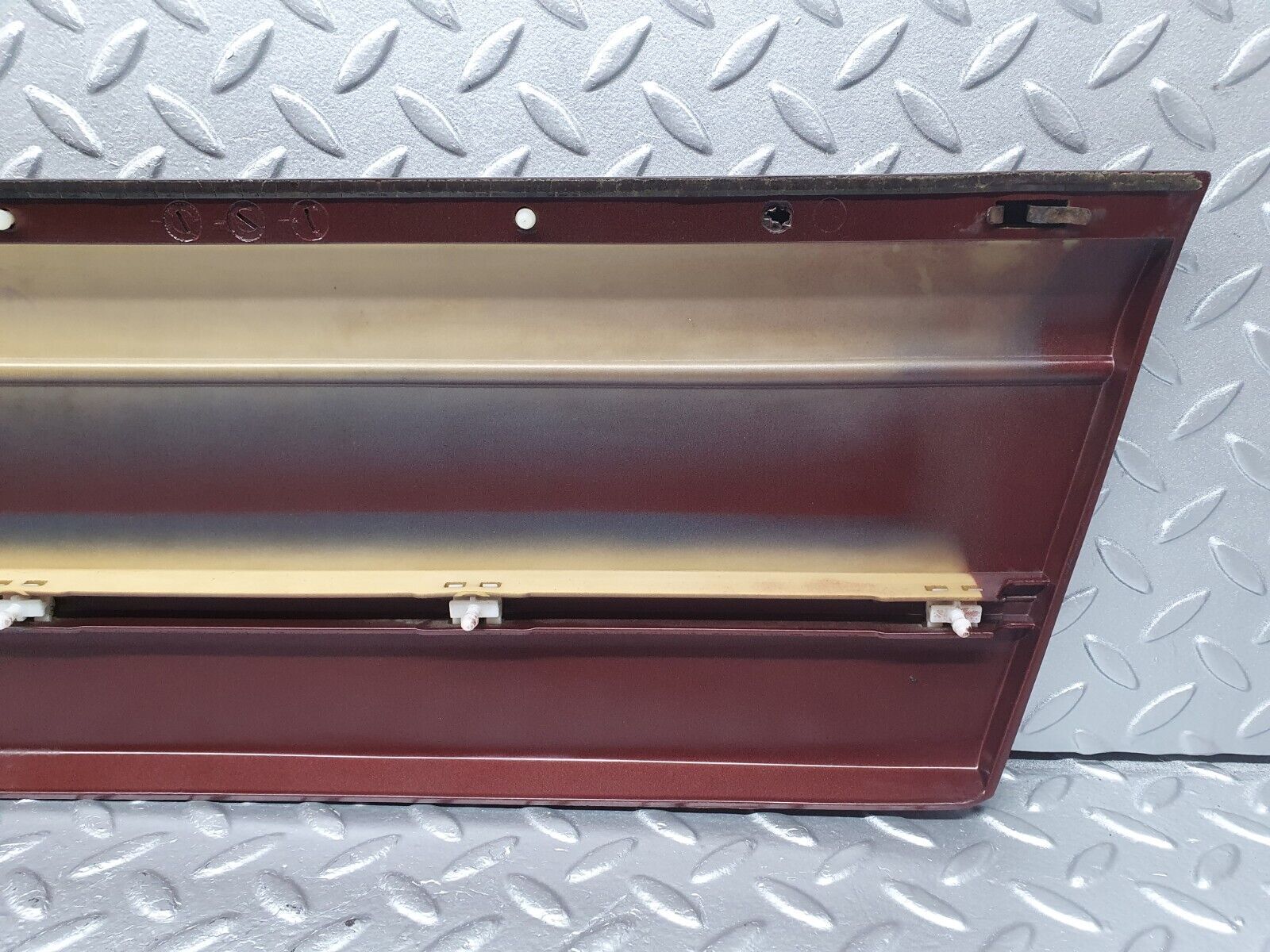 40911 Mercedes-Benz W126 300SE Front Left Door Moulding Trim 1266903740