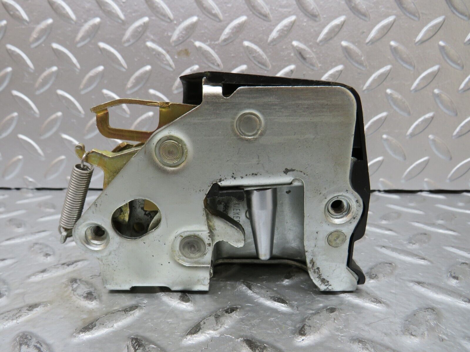 27404 Mercedes-Benz W123 280E Front Left Door Lock Mechanism 1237230108