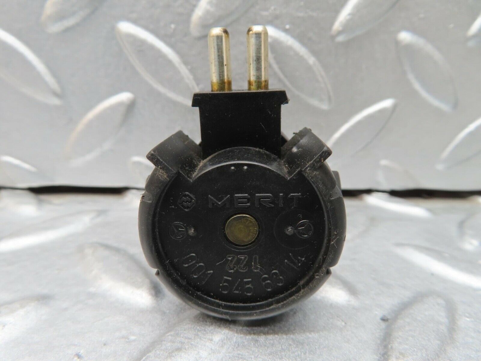 16069 Mercedes-Benz W123 280E Gearbox Kick Down Switch 0015456314