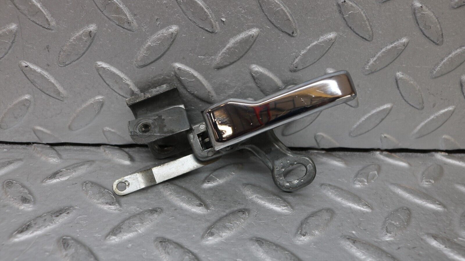 37265 Mercedes-Benz W109 300SEL Rear Left Interior Door Handle 1157660119