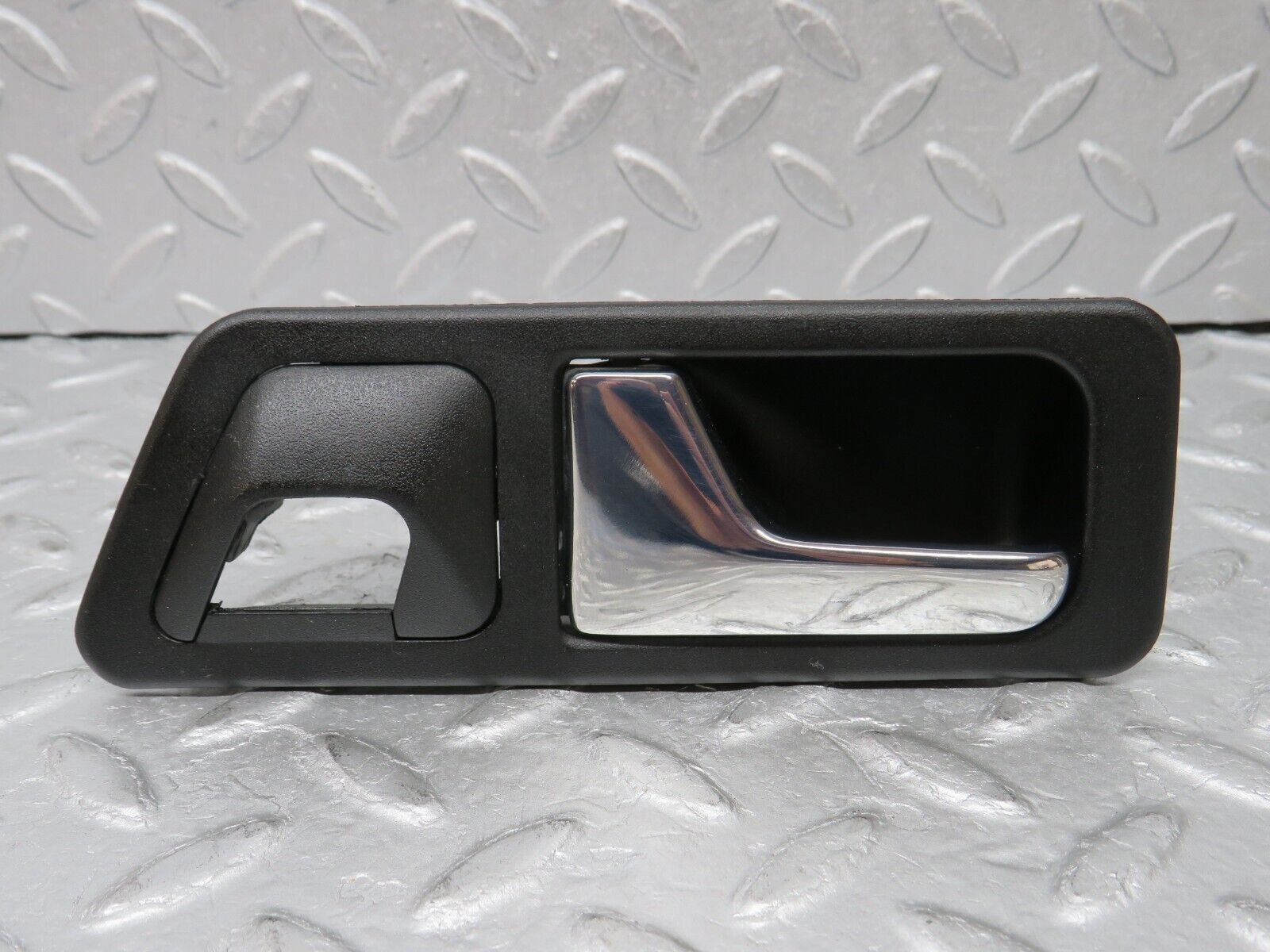 36620 Mercedes-Benz W201 190E 2.0L Left Interior Door Handle 2017660164