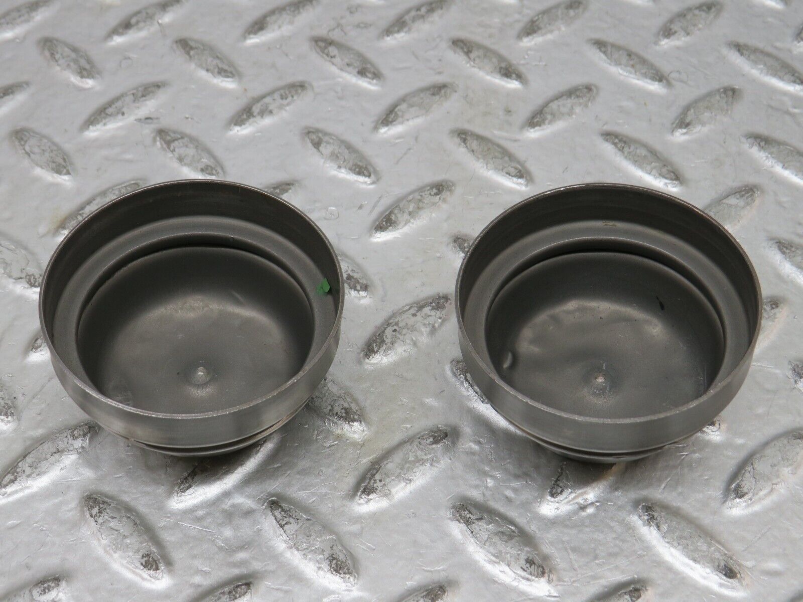 27406 Mercedes-Benz W123 280E Wheel Hub Locking Cap