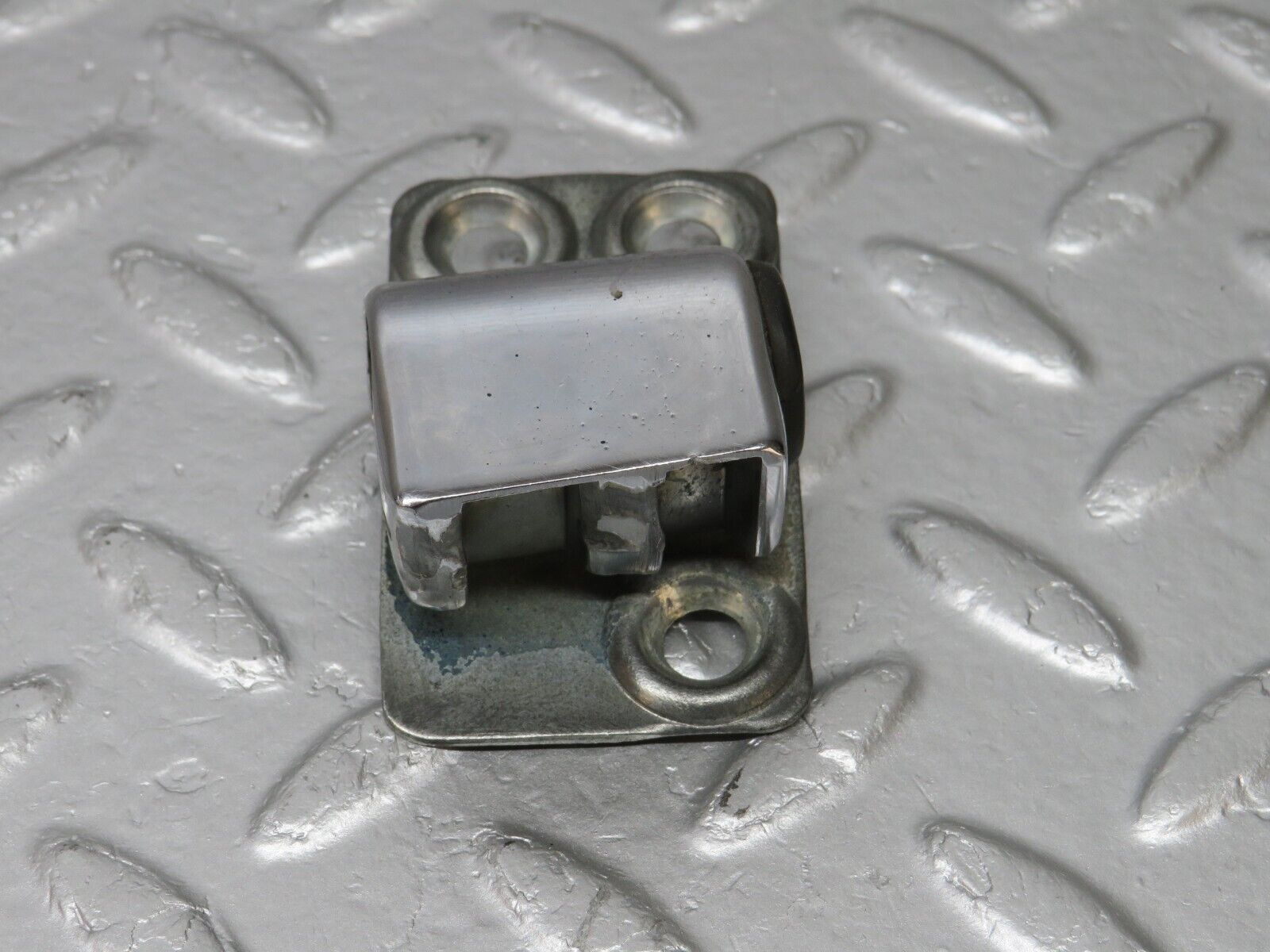 40284 Mercedes-Benz W110 230 Door Lock Latch Right Side