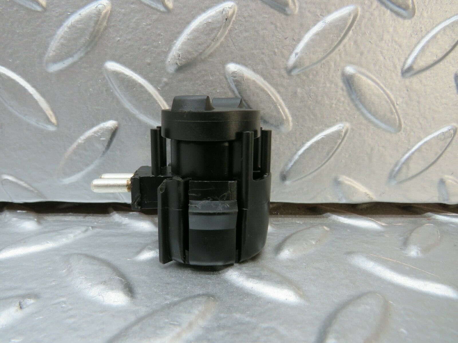 23976 Mercedes-Benz W123 280E Kick Down Switch 0015456314