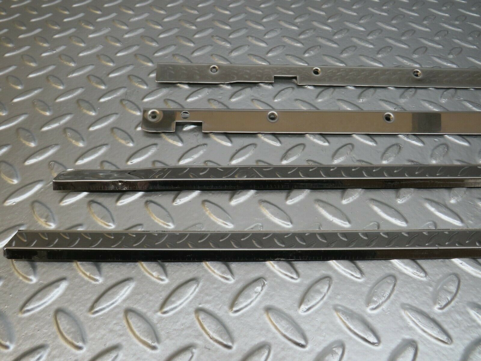 24400 Mercedes-Benz S124 220TE Wagon Sunroof Chrome Trim Set