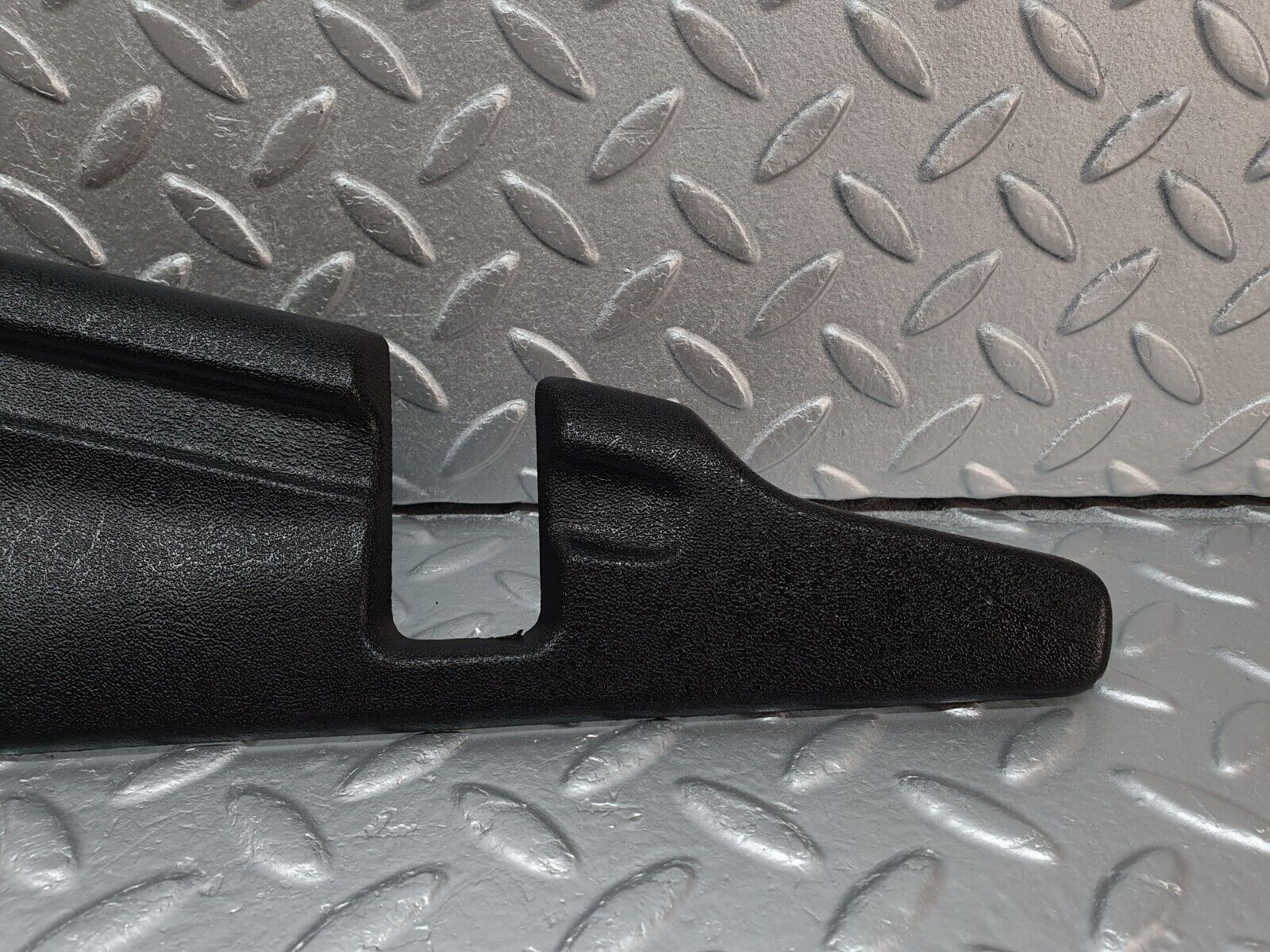 40788 Mercedes-Benz W123 300D Front Right Seat Cover Trim Black 1239100618