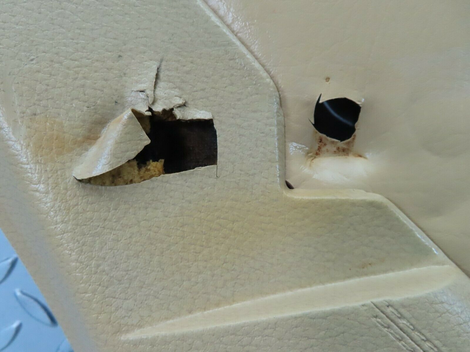 7316 Mercedes-Benz W116 450SE Rear Left Door Card Beige 1167370170