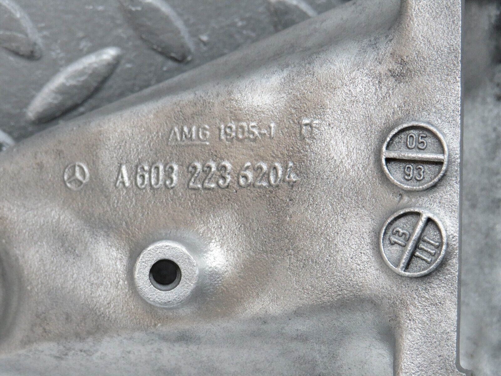 38123 Mercedes-Benz A124 320E Cabriolet Engine Mount Bracket Right 6032236204