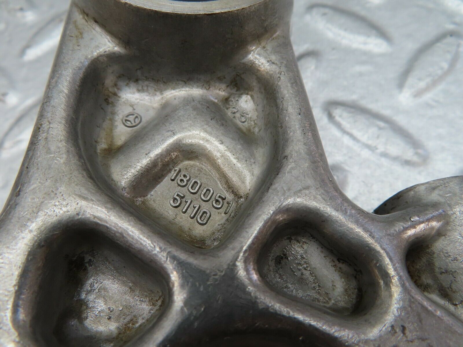 18036 Mercedes-Benz W123 200 Camshaft Tower Bearing 1150510812