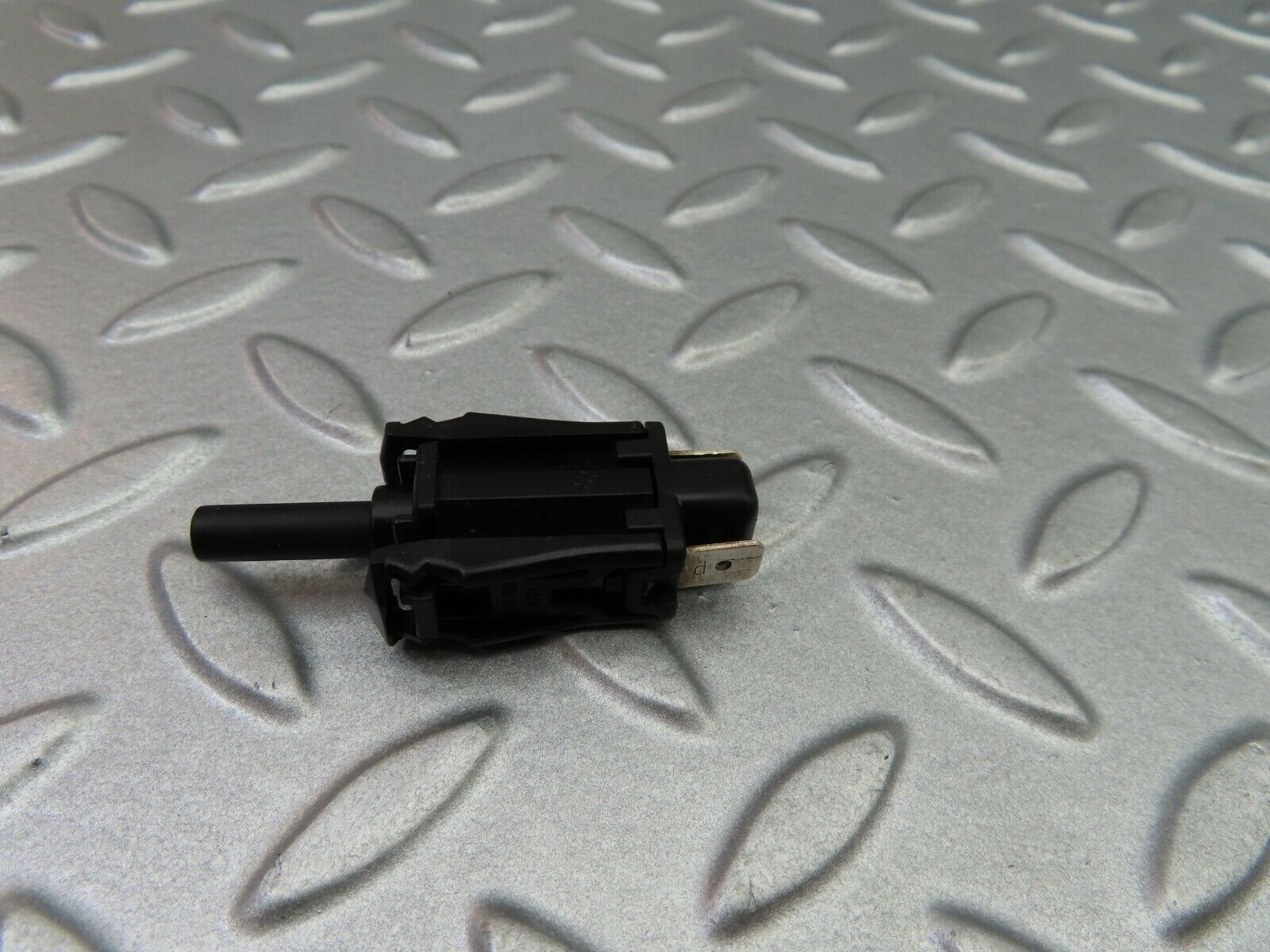 6101 Mercedes-Benz W126 380SE Door Contact Switch 0015458714