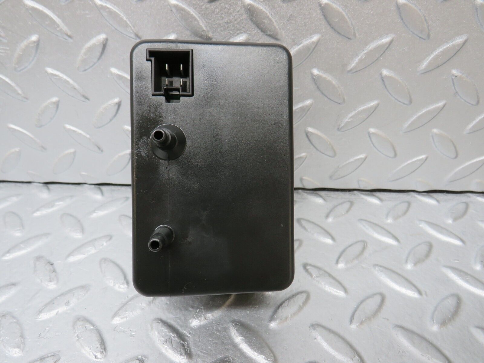 35221 Mercedes-Benz W221 Central Locking Pump 2218000248 2218000035 2218000018