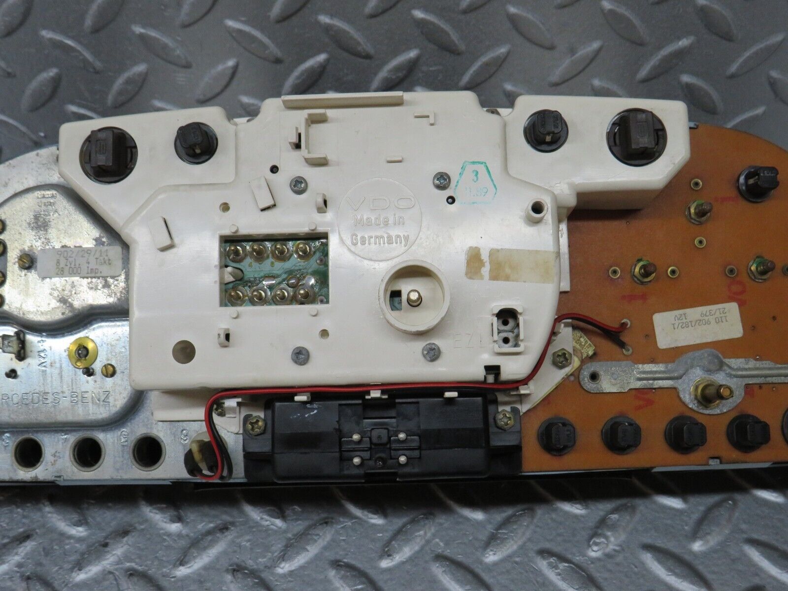 36303 Mercedes-Benz W126 420SE Instrument Cluster 1265424760 1265424760