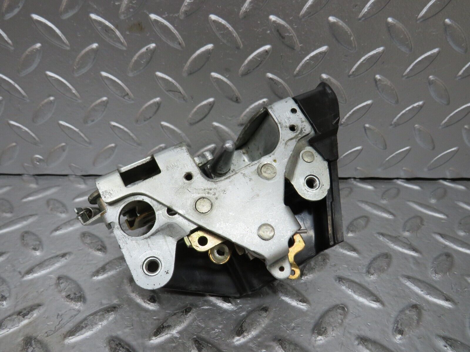 27405 Mercedes-Benz W123 280E Rear Left Door Lock Mechanism 1237230108