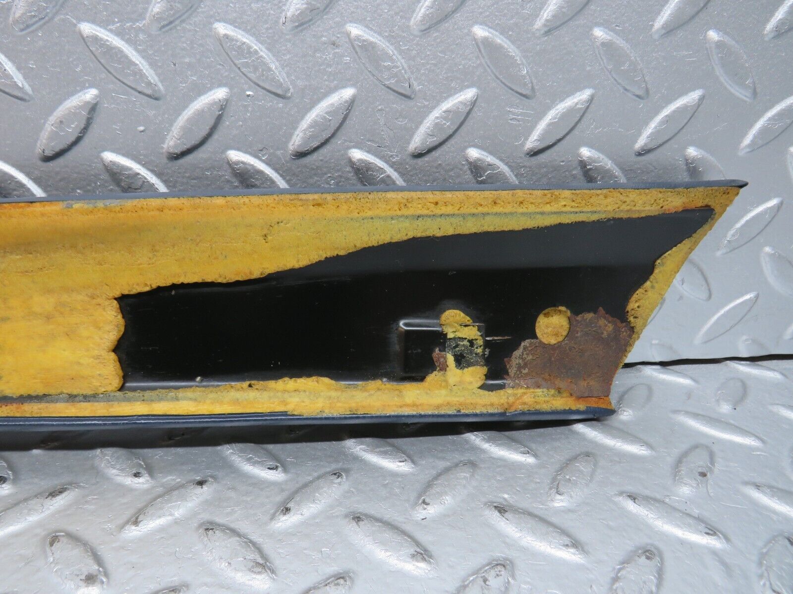 32102 Mercedes-Benz W123 230E A Pillar Cover Trim Right Side Blue