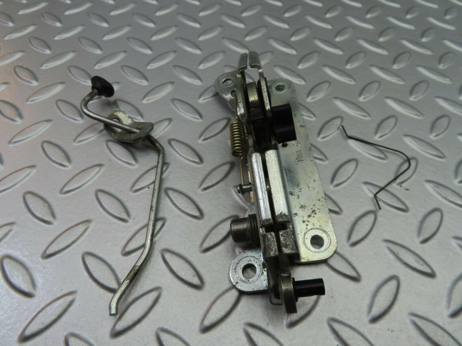 6735 Mercedes-Benz S124 E220 Wagon Rear Seat Bench Locking Mechanism Right