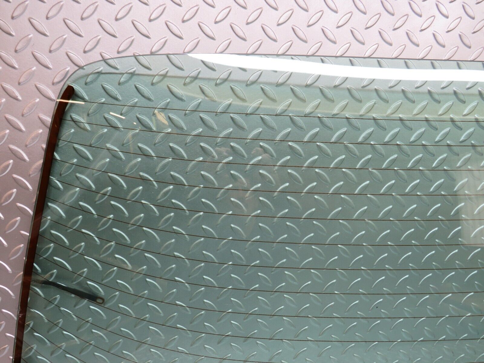 27339 Mercedes-Benz W123 280E Rear Heated Windscreen Glass