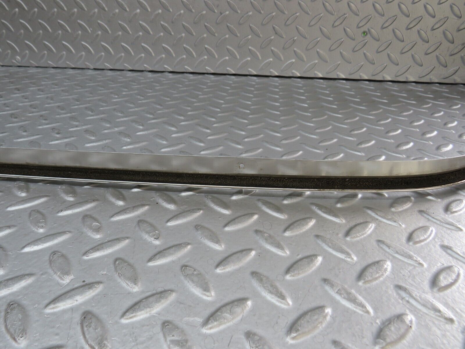 36324 Mercedes-Benz W126 420SE Roof Chrome Trim Right Side