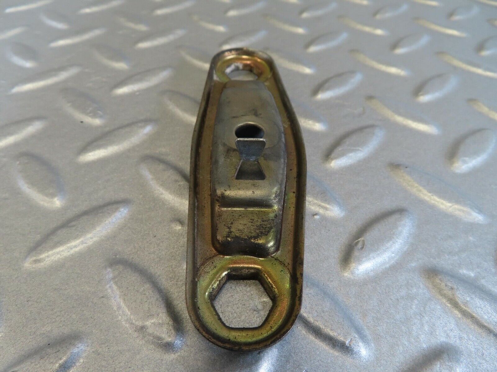 14036 Mercedes-Benz C107 280SLC Fuel Injector Bracket