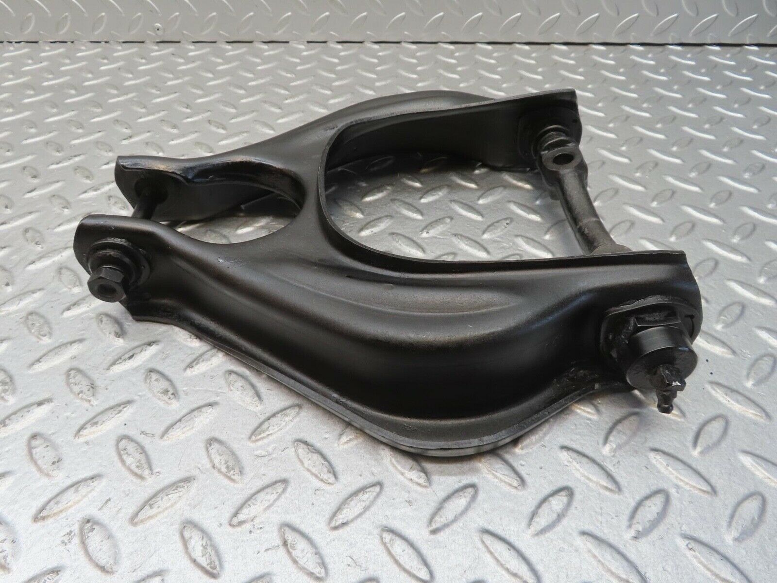 13428 Mercedes-Benz W111 220S Front Left Upper Control Arm