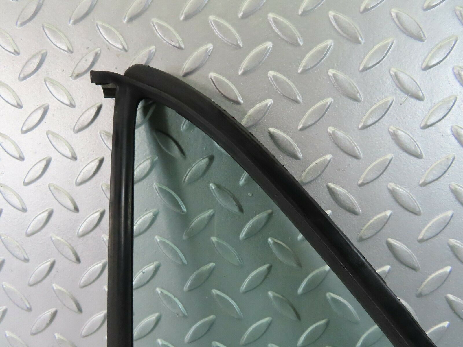 7258 Mercedes-Benz W116 450SE Rear Left Quarter Window