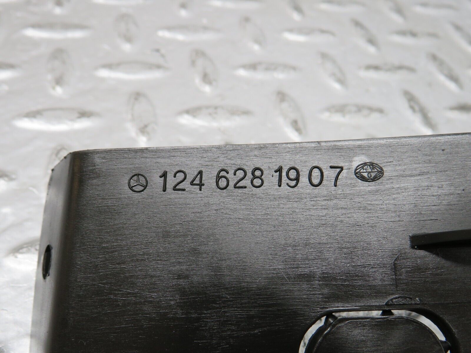 30288 Mercedes-Benz W124 230E Headlight Frame Covers 1246281907 1246282007