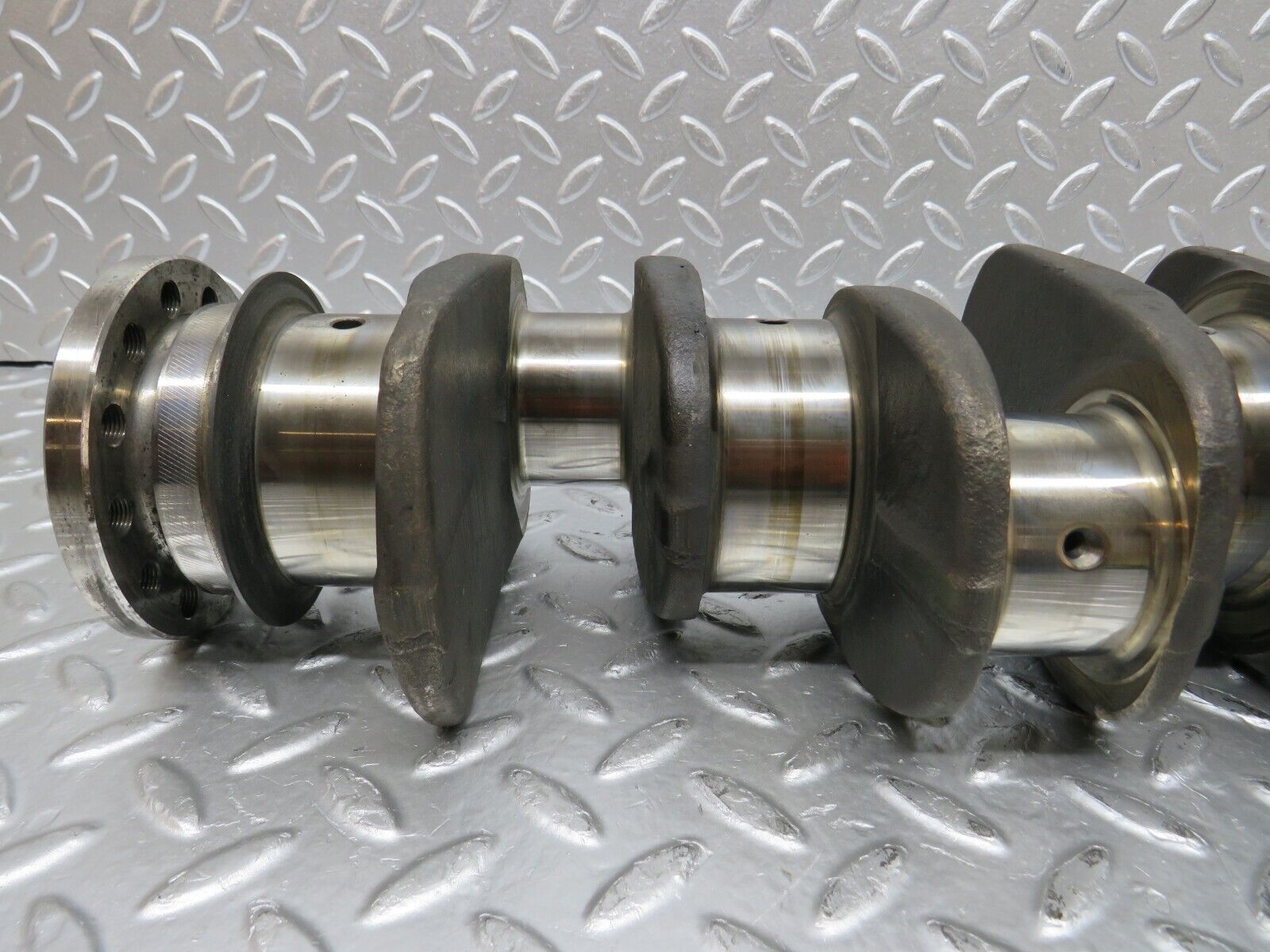 31137 Mercedes-Benz W123 200D Crankshaft 61516