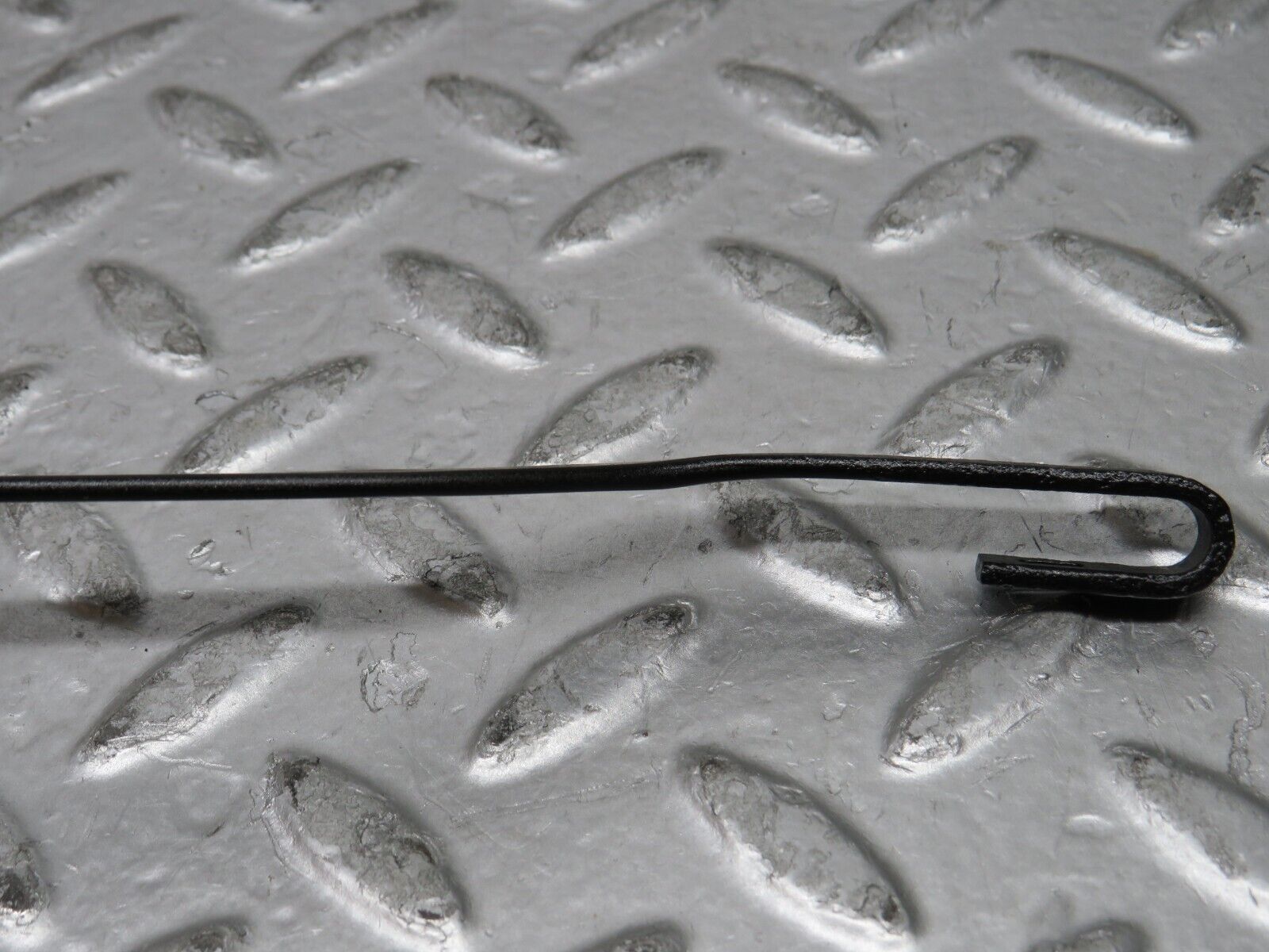 28769 Mercedes-Benz W123 230E Wiper Arm Bosch Left Side