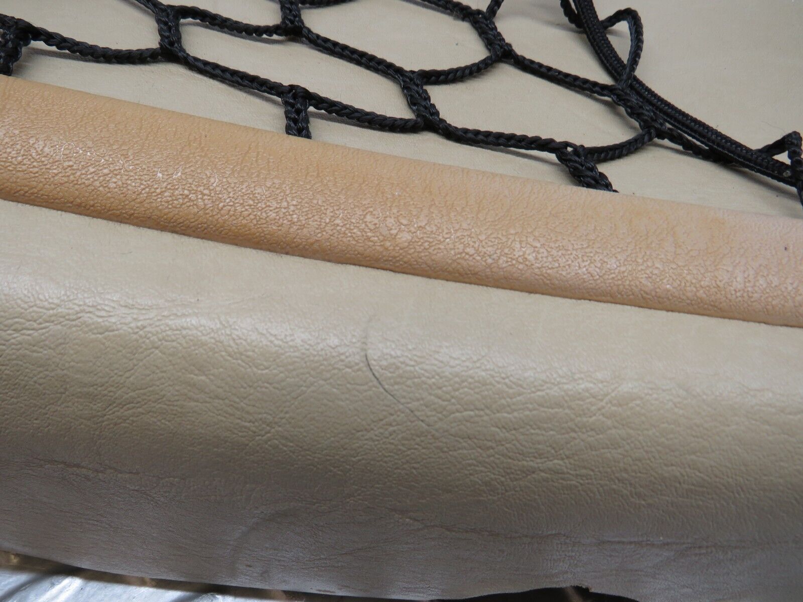 37069 Mercedes-Benz C126 420SEC Coupe Front Left Seat Rear Cover Beige