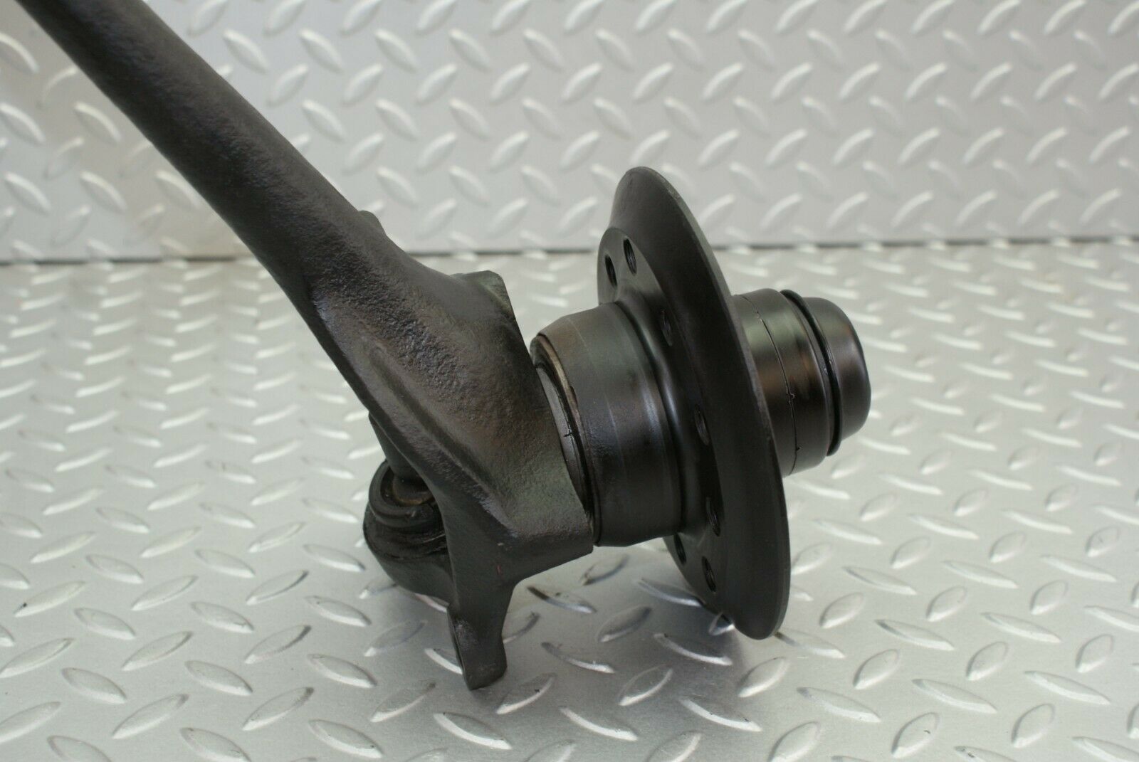 2701 Mercedes-Benz W116 350SE Wheel Hub Front Left