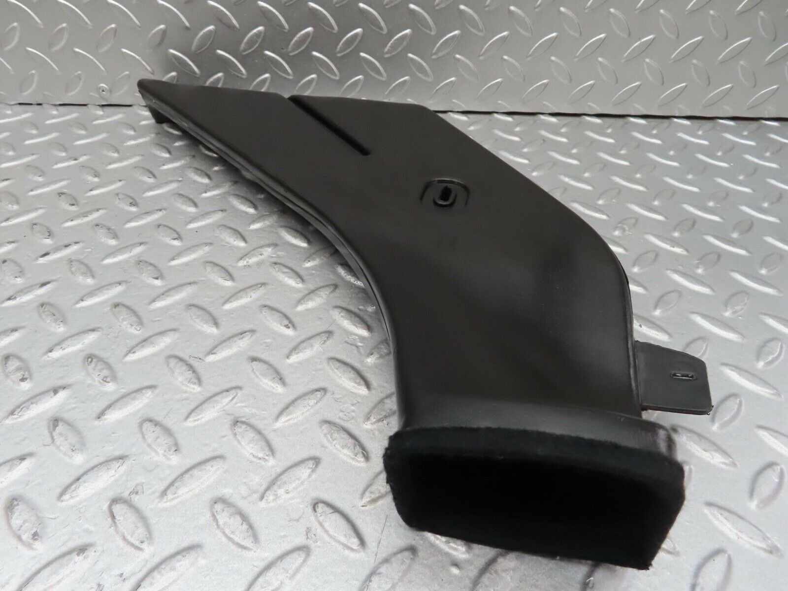 14686 Mercedes-Benz W201 190E Air Duct Heater Ventilation Right Side