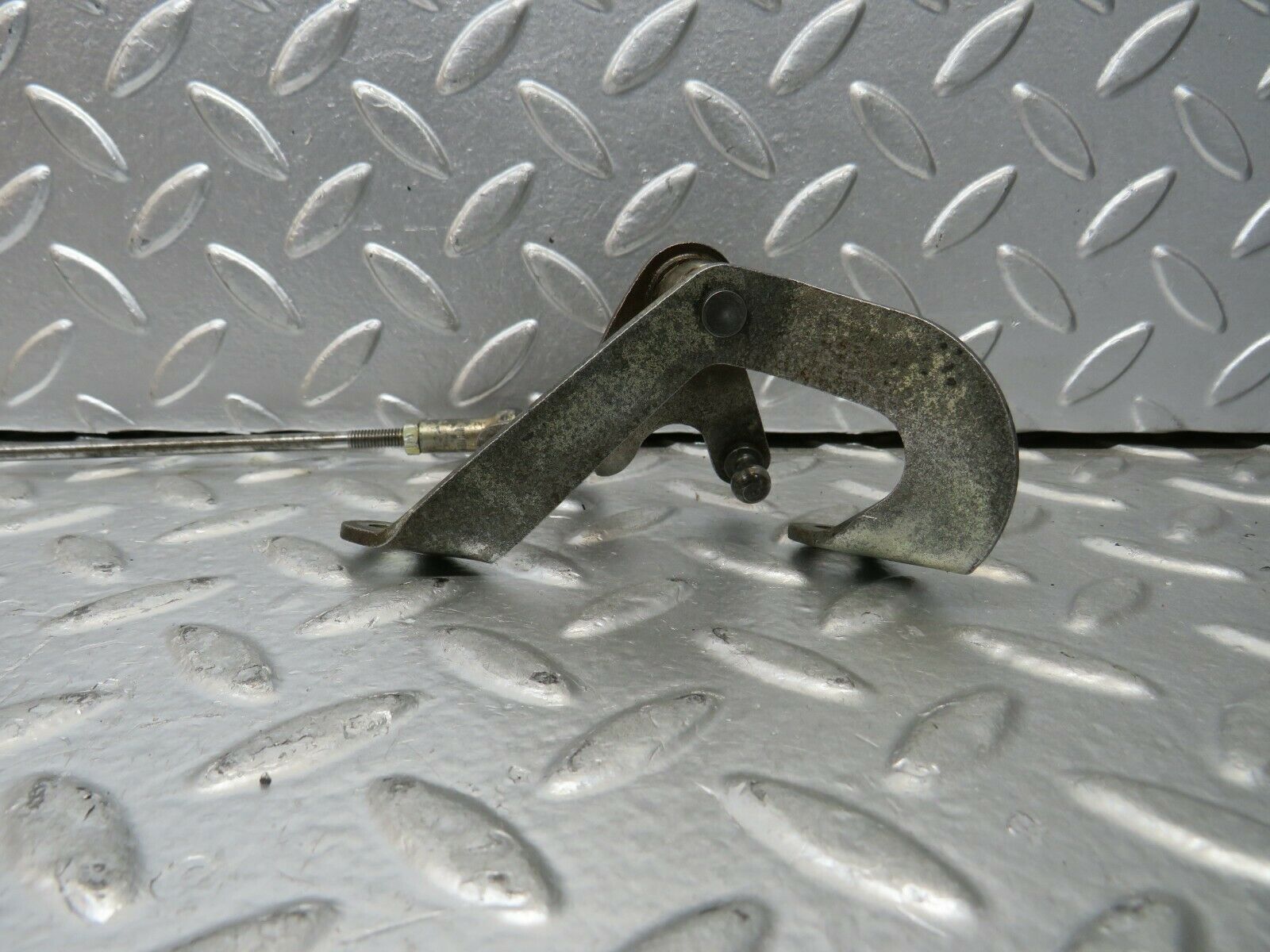 23402 Mercedes-Benz W116 350SE Throttle Linkage