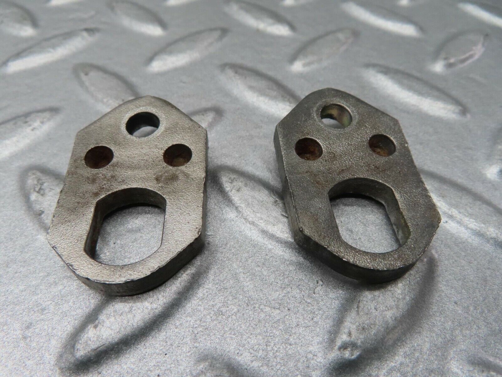 16741 Mercedes-Benz C107 380SLC Fuel Injector Bracket Pair