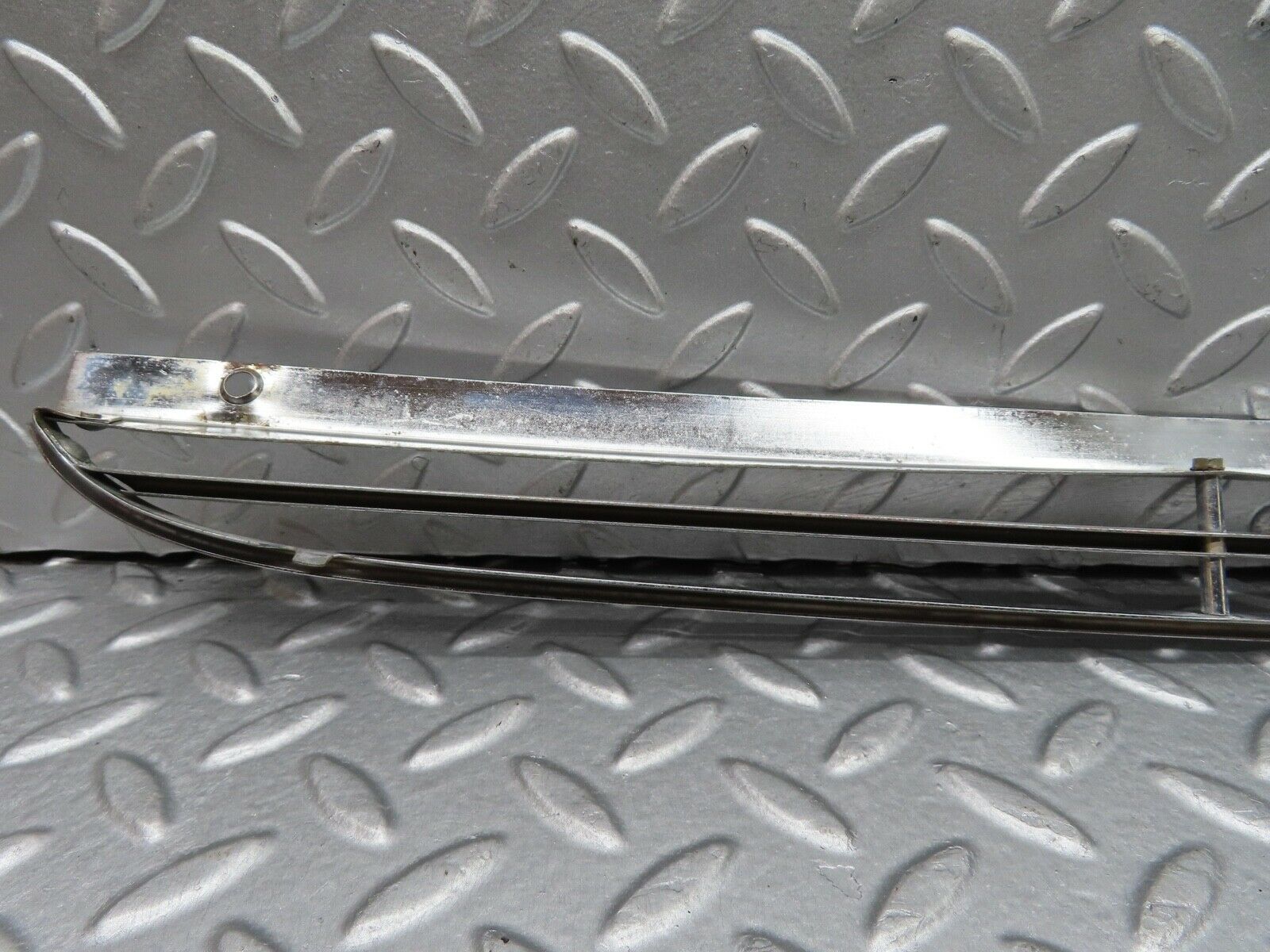 18449 Mercedes-Benz W111 220SE Coupe Air Intake Chrome Grill