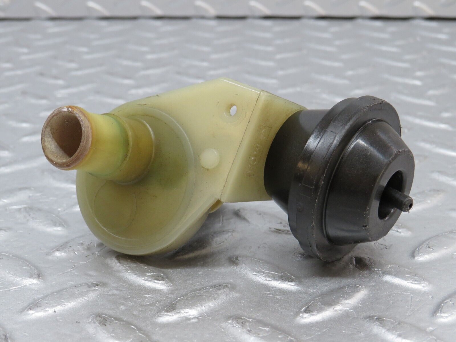 36574 Mercedes-Benz W201 190E 2.0L Heater Control Valve