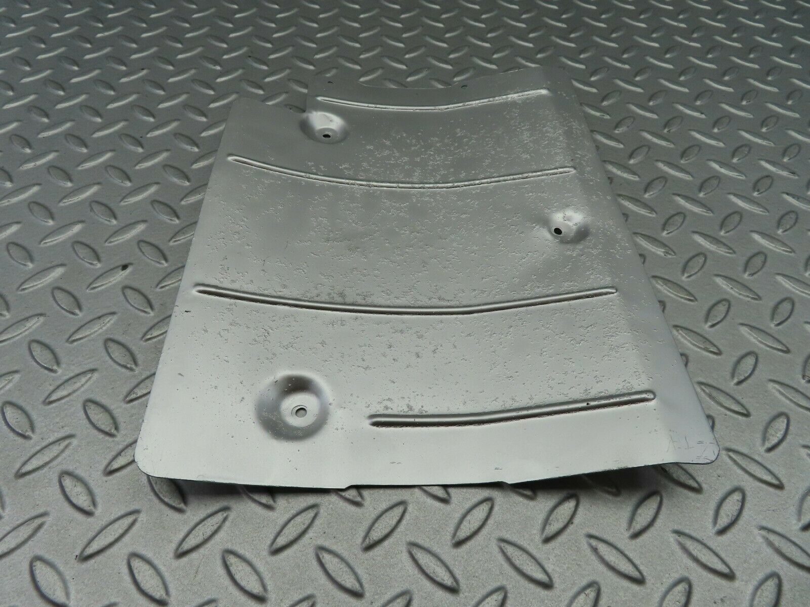 5924 Mercedes-Benz W123 200 Exhaust Heat Shield