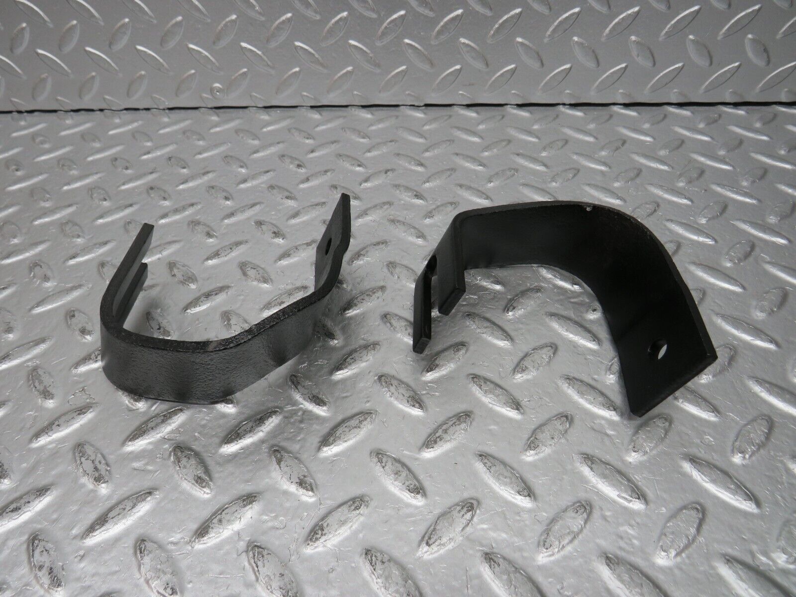 31546 Mercedes-Benz W123 200D Front Bumper Bracket Pair