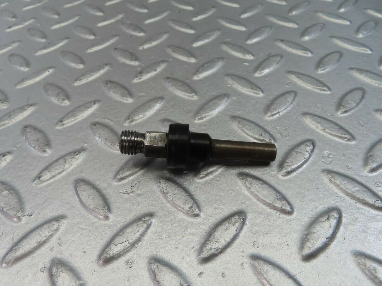 10794 Mercedes-Benz W123 230E Fuel Injector Bosch 0437502010