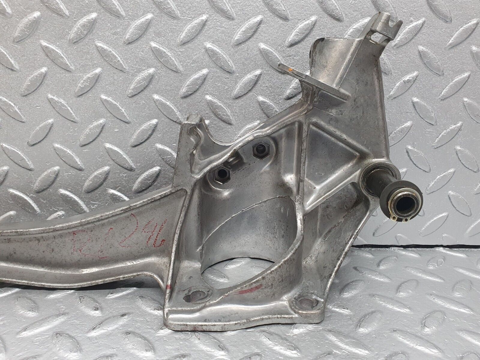 41043 Mercedes-Benz W126 300SE Brake Pedal Bracket 1262902419