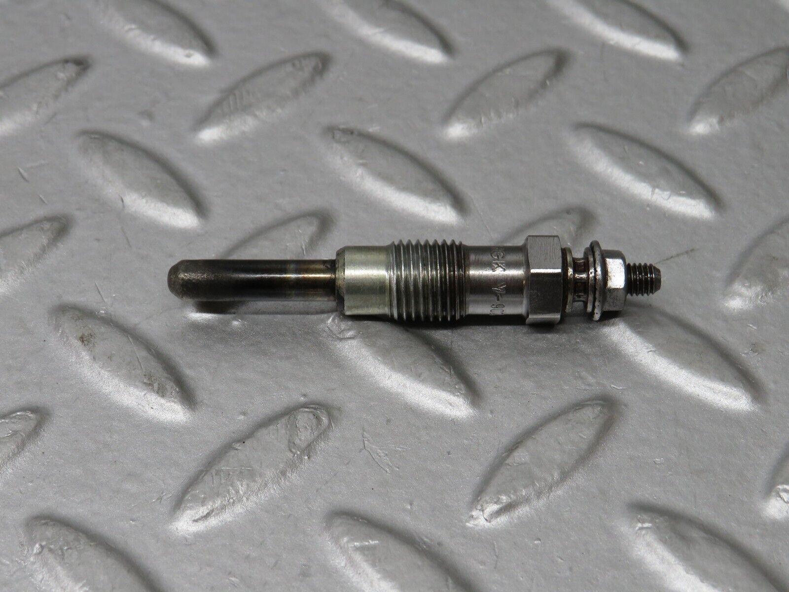 35886 Mercedes-Benz 240D OM616.912 Glow Plug NGK Y-902R