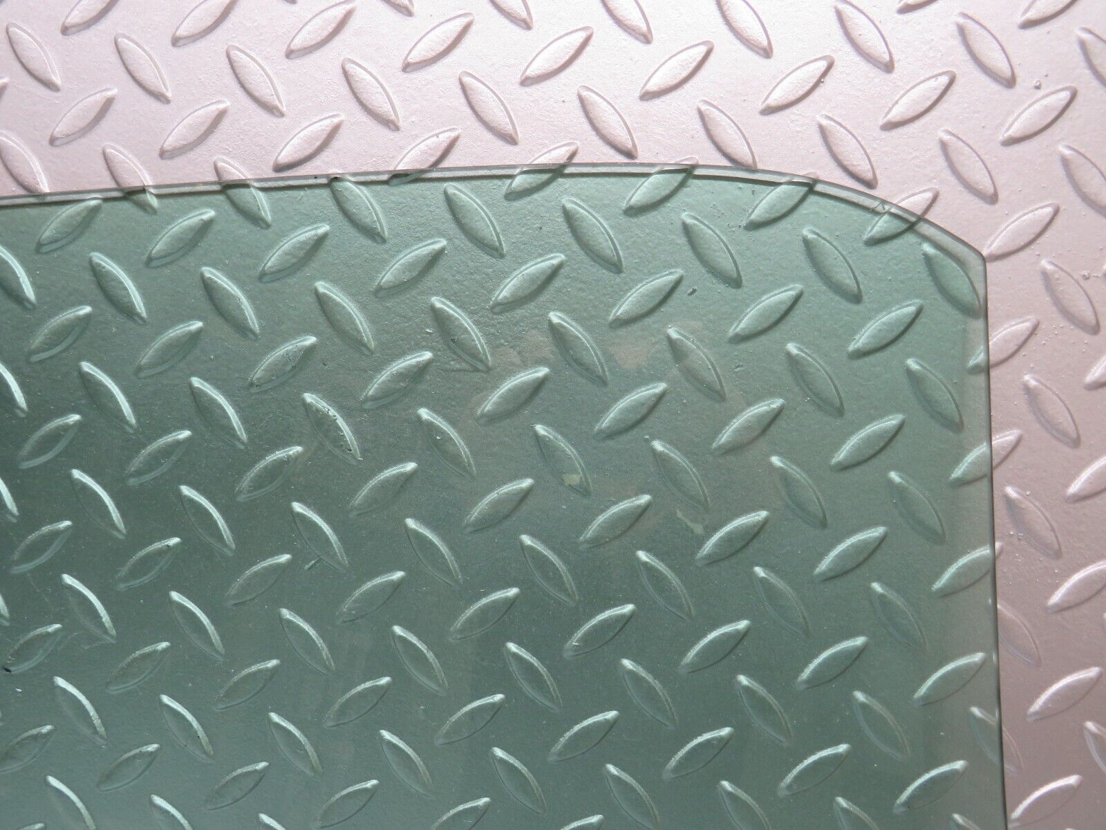 25644 Mercedes-Benz W124 280E Rear Right Door Window Glass