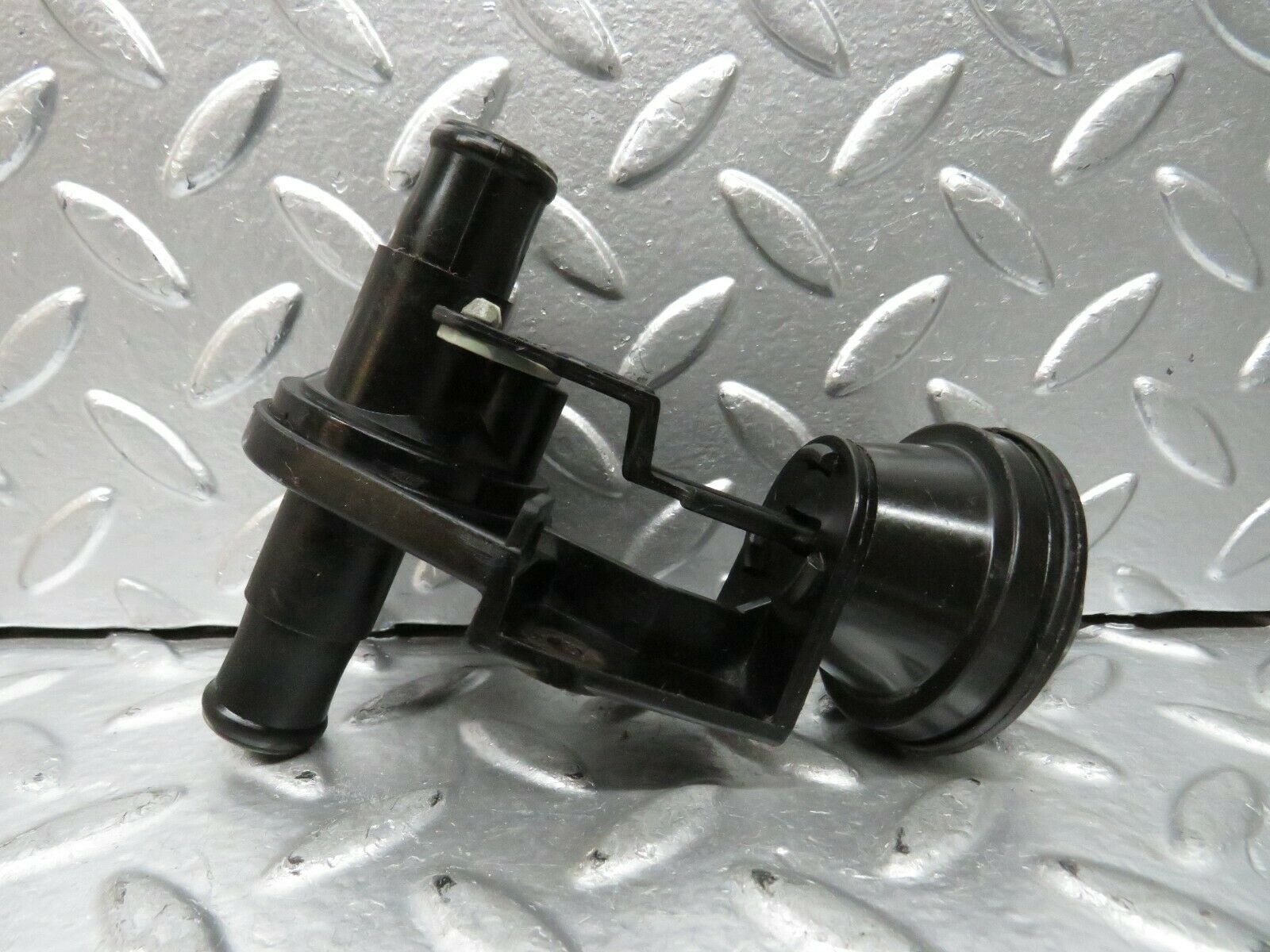 23779 Mercedes-Benz C107 450SLC Coupe Heater Control Valve 1078300584