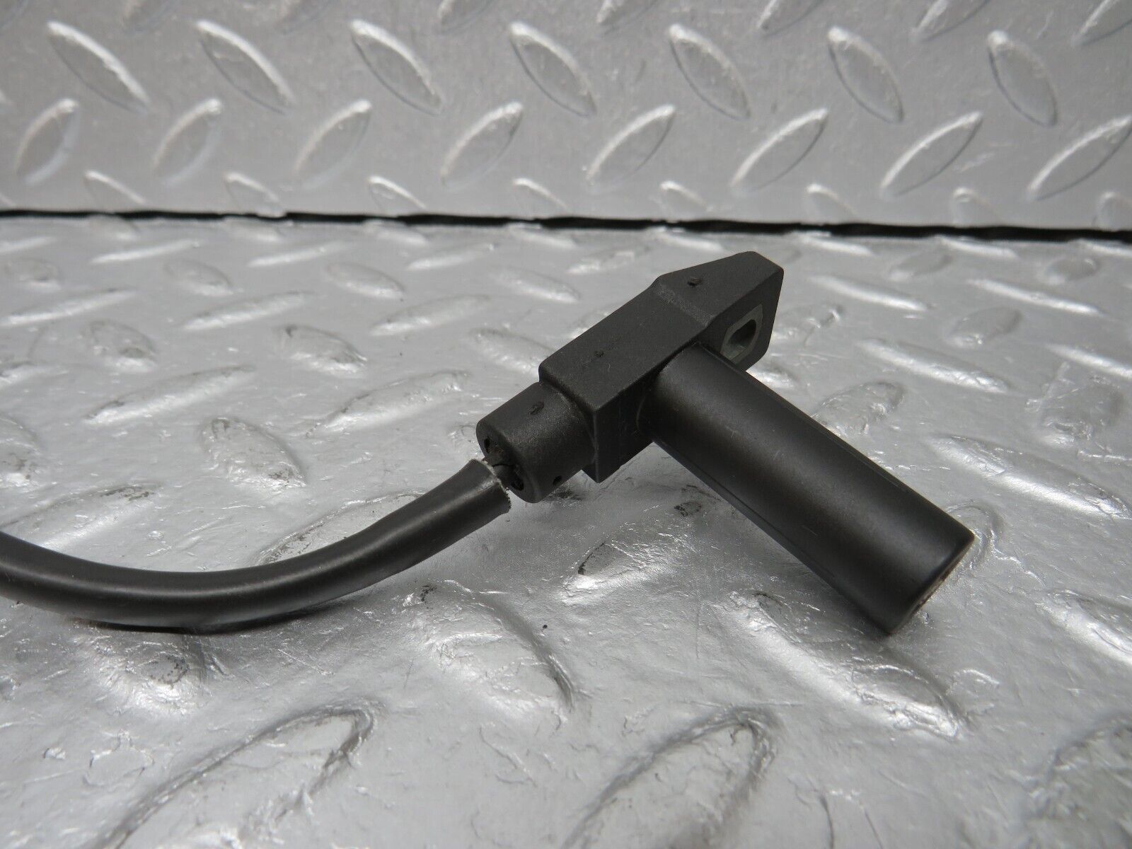 38097 Mercedes-Benz A124 320E Crankshaft Position Sensor 0021534328 0155452828