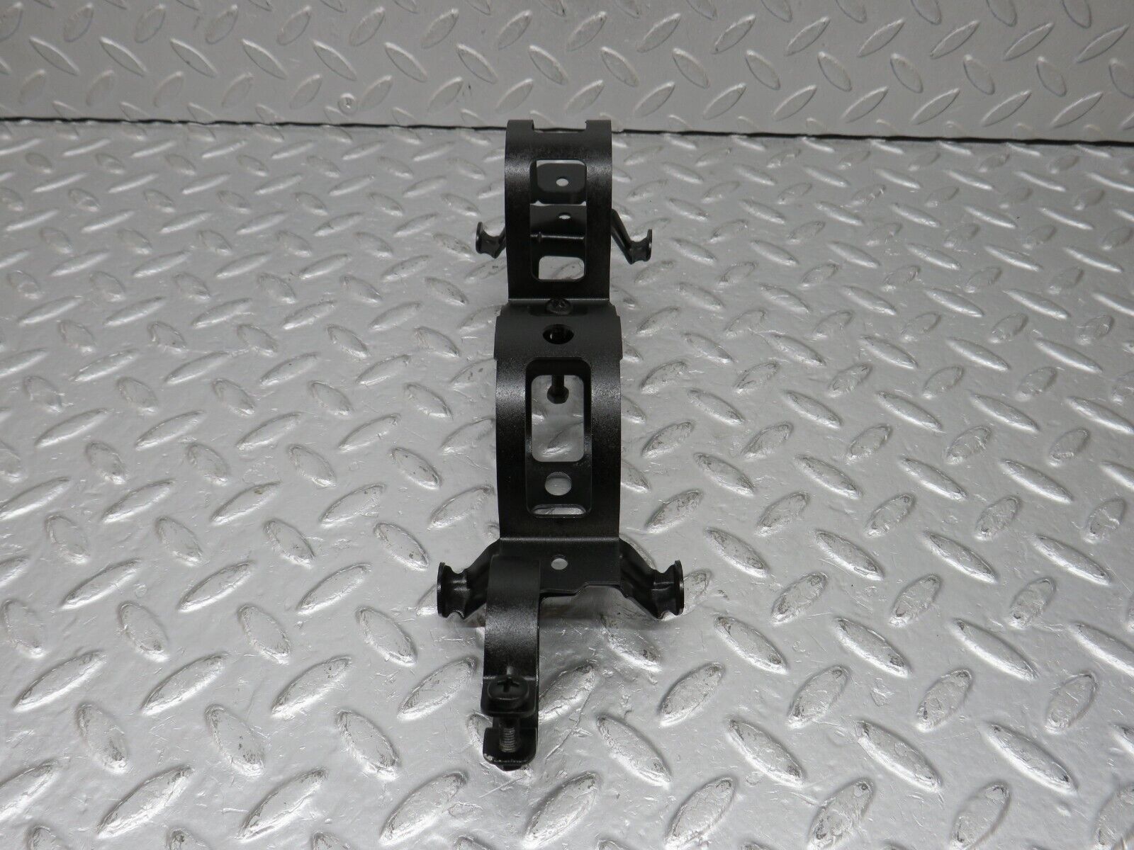 38928 Mercedes-Benz W201 190E 2.6L Fuel Pump Fuel Filter Holder Bracket