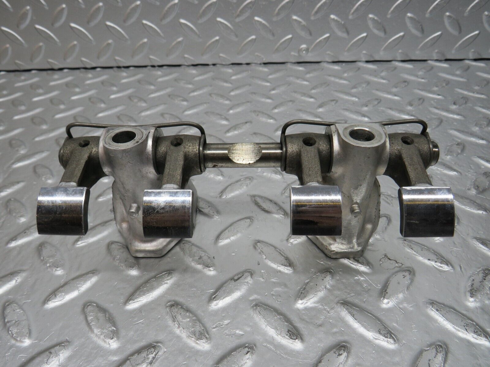 31068 Mercedes-Benz W123 200D Camshaft Rocker Arms 6160550010