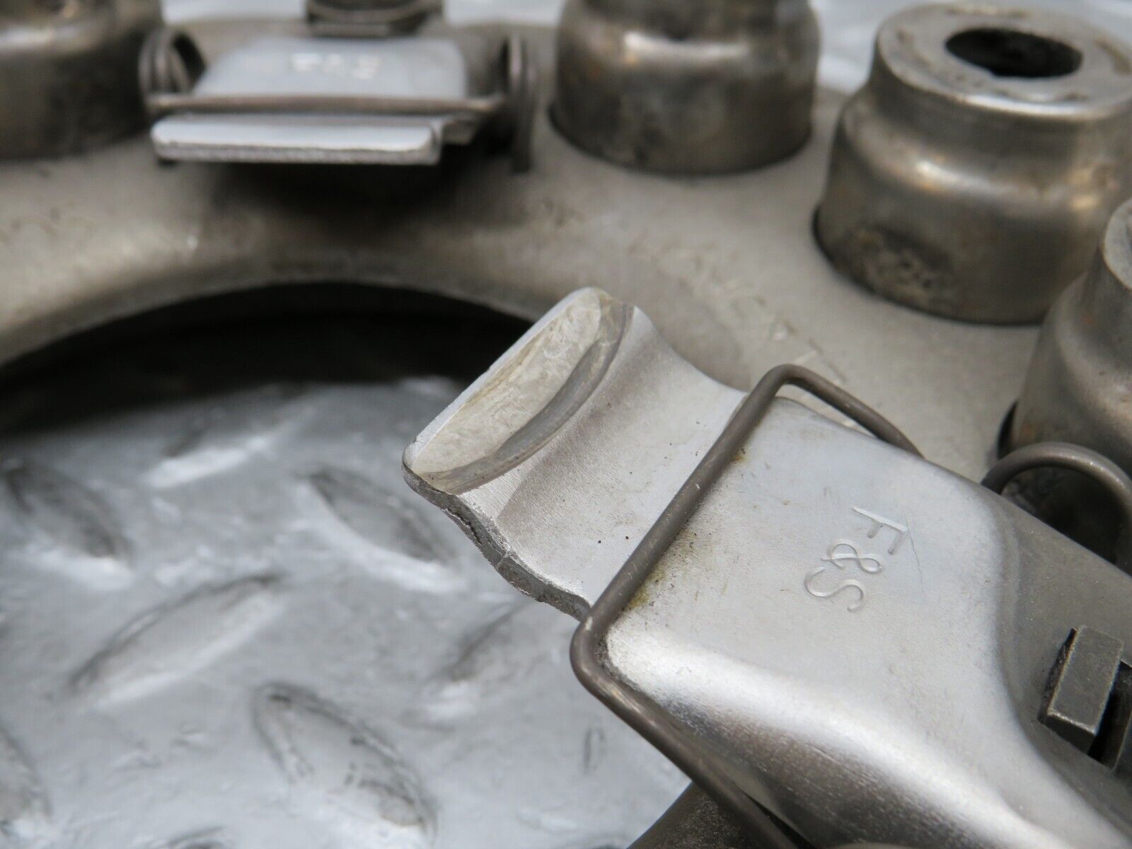 35920 Mercedes-Benz 240D OM616.912 Clutch Pressure Plate YK228KX