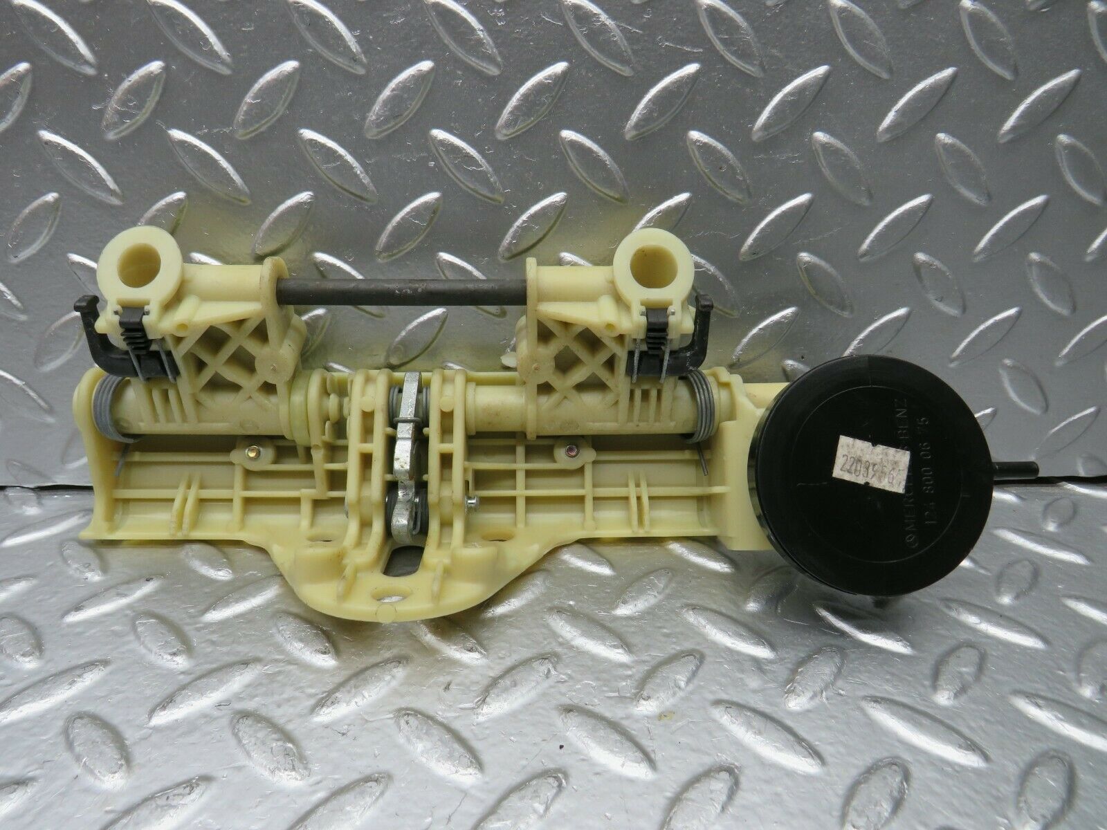 22512 Mercedes-Benz C124 E220 Coupe Rear Headrest Folding Mechanism